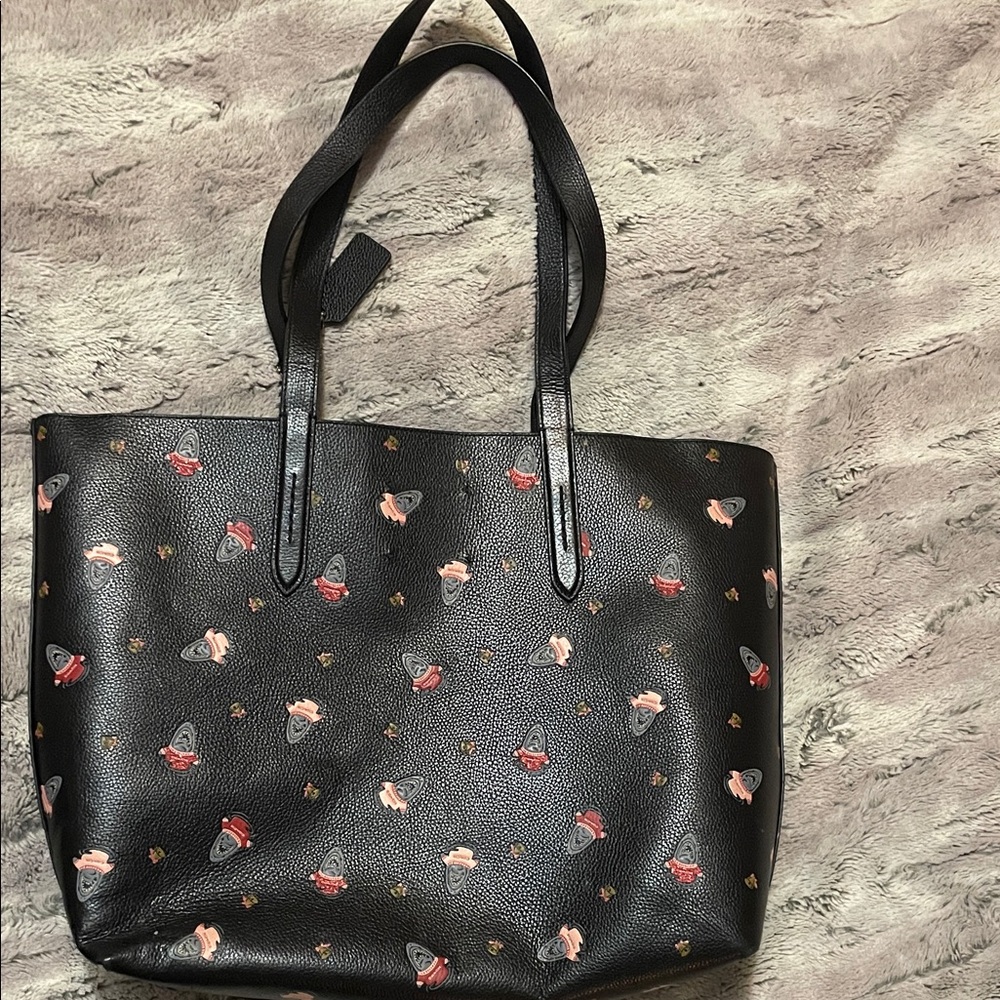Elegant Black Coach Holiday Tote Bag with Sharks in Sweaters Patterned Design - Picture 4 of 6